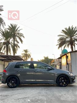 فولكسفاغن جولف R